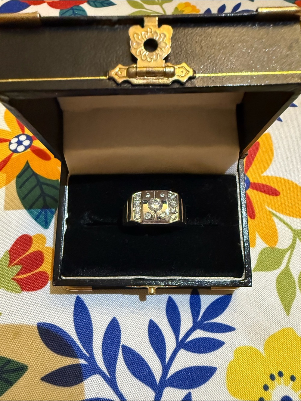 Men's Gold Ring with Diamonds